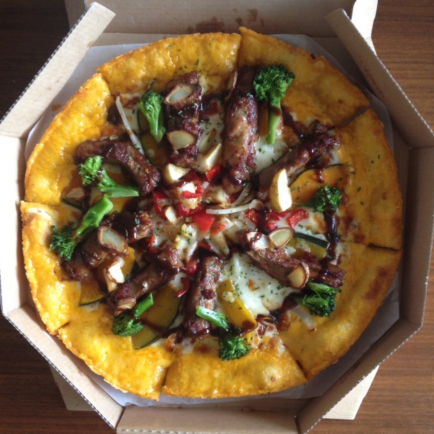 the Gold 'Oh My Rib' Pizza